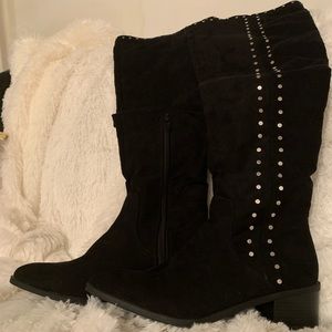 New Fergaligious boots by Fergie